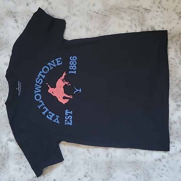 Yellowstone T Shirt - Picture 1 of 4